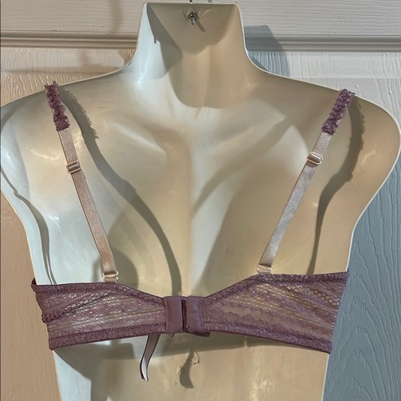 Victoria's Secret Lace Bra in Lavender - Picture 5 of 7
